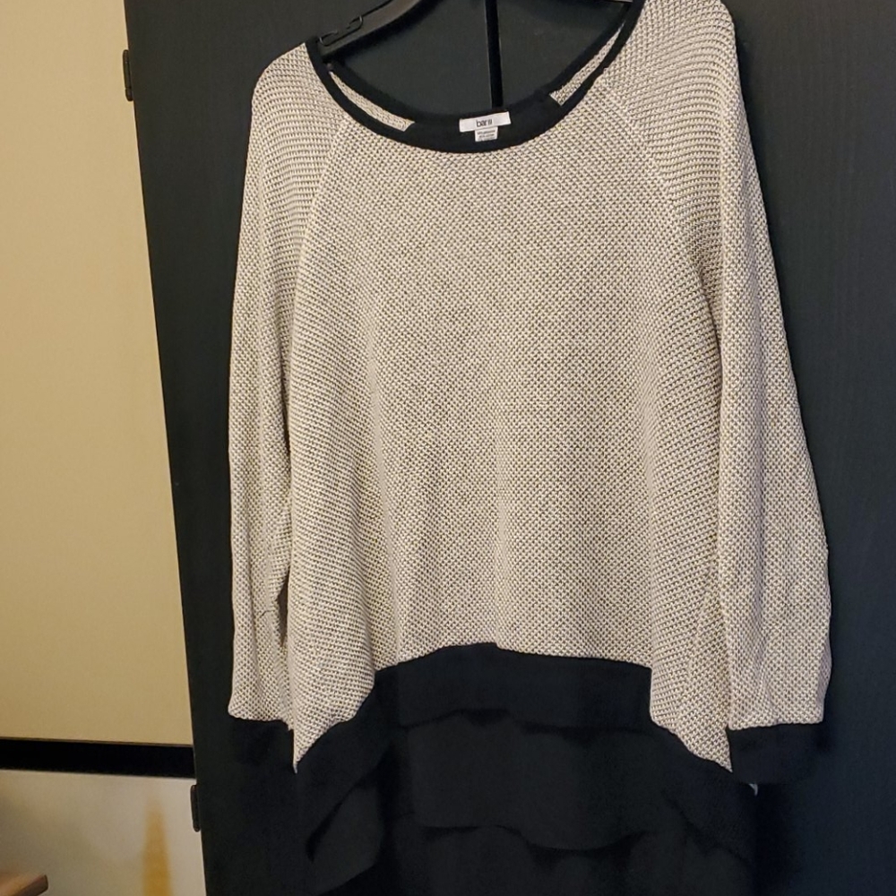 Split back sweater barIII size XL